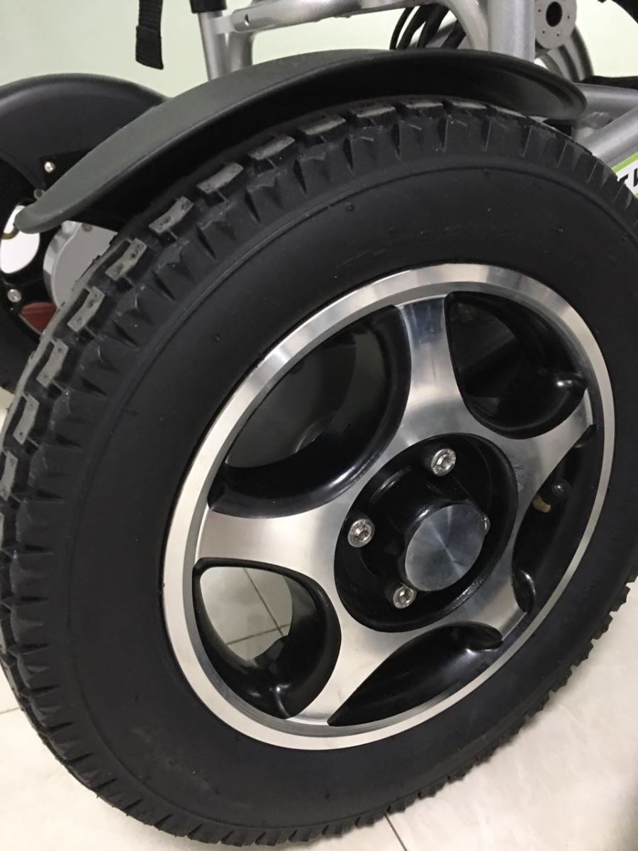 Airwheel H3 tires