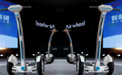 Este año, Airwheel celebró su nueva conferencia de lanzamiento de productos después de un intervalo de medio año. En el evento, el A3 vio la luz del día. Inmediatamente A3 atrae la atención de todo el mundo. Este inteligente scooter A3 es un innovador y nuevo medio de transporte.