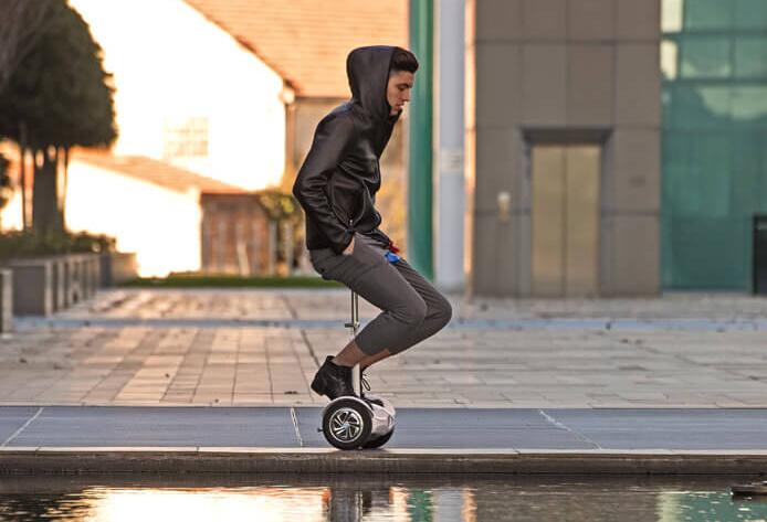 He aquí una historia de una madre que tiene un montón de tiempo agradable con su hija a través de paseos de Airwheel.