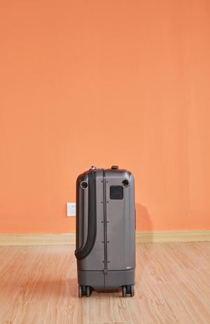 Airwheel SR5 self-following suitcase